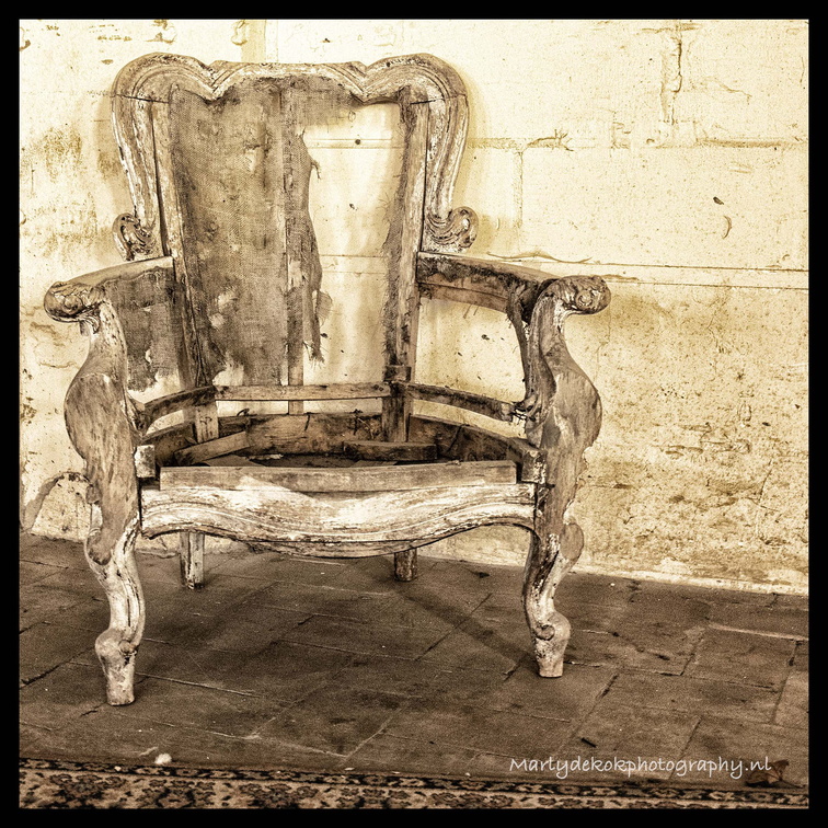 Oldchairused.jpg